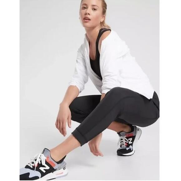 Athleta Courtside Trouser Zip Pocket Cropped Jogger Pants, Size 2, Black - Picture 2 of 10